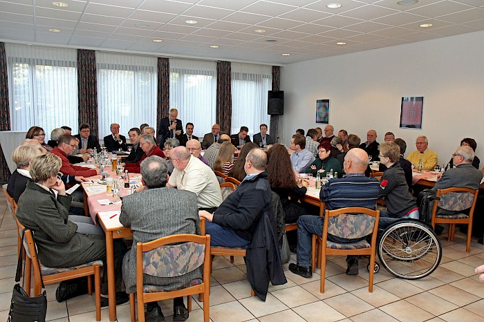 Stadtverbansvorsitzender Günter Weinen während seines Berichtes Foto: Josef Thelen