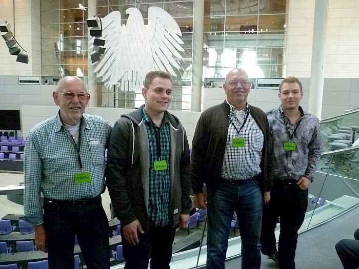 Fred Fröschen - Robert Kohnen - Josef Fröschen - Lars Kohnen im Parlament