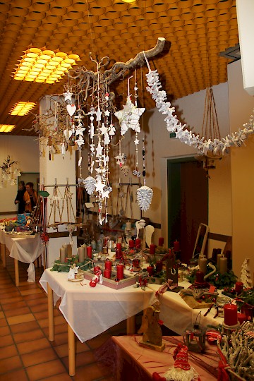 viele liebevolle Handarbeiten